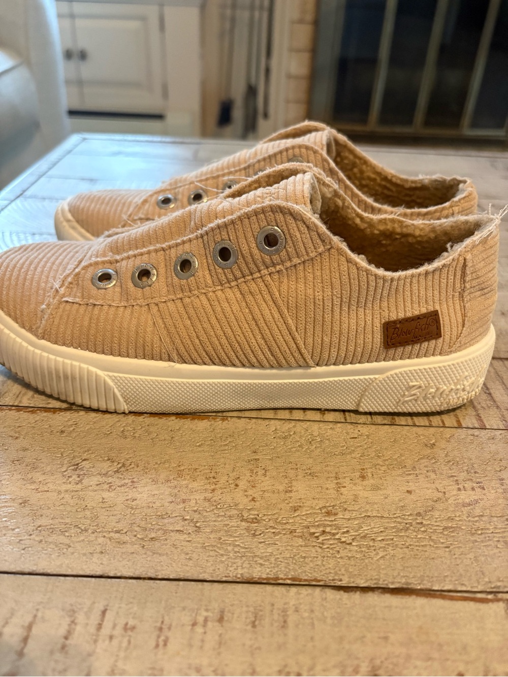 Blowfish Tan Corduroy Slip-On Sneakers Women's Size 7.5